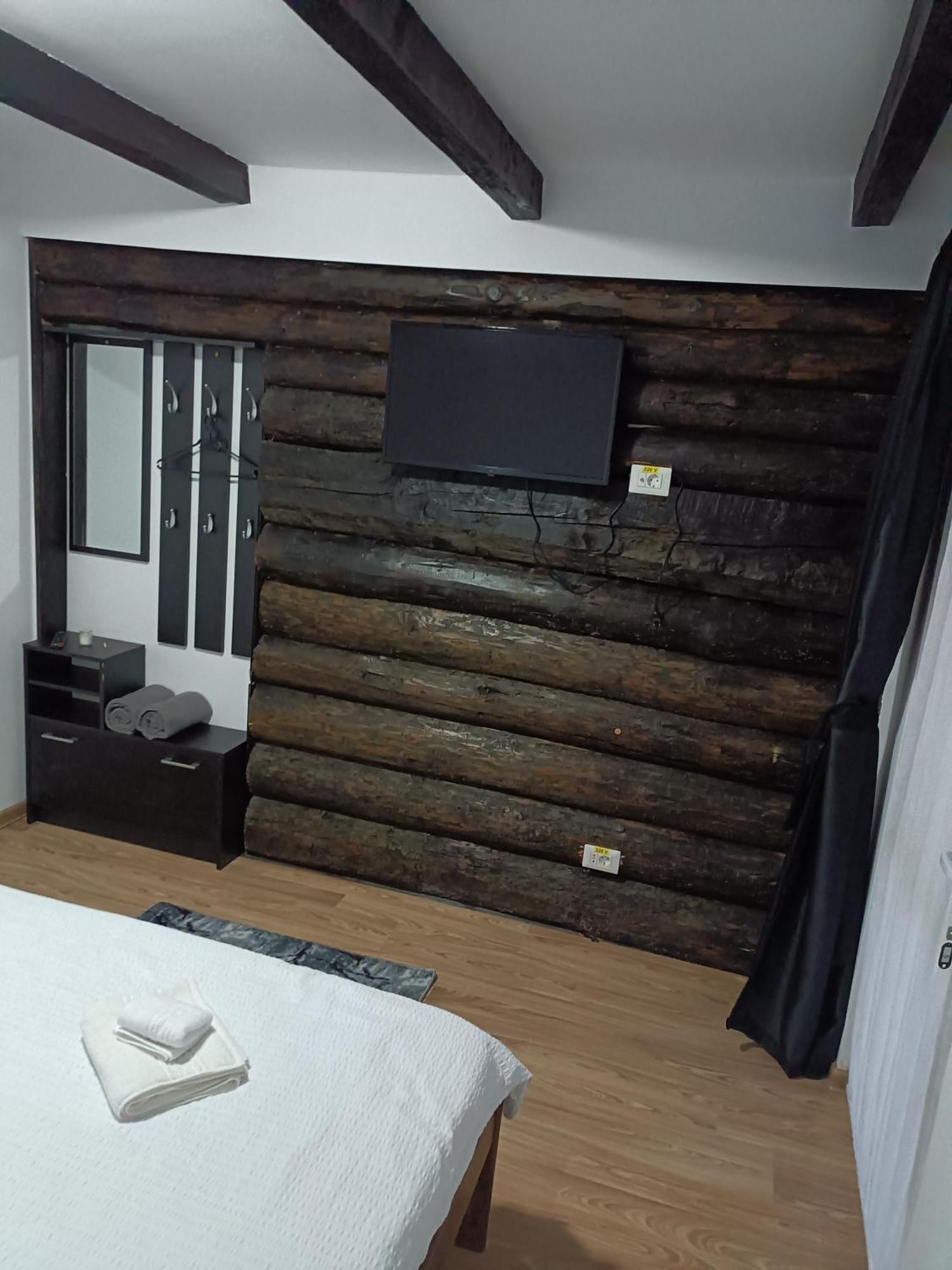 Отель Casa Valentina Вишеу-де-Сус Экстерьер фото
